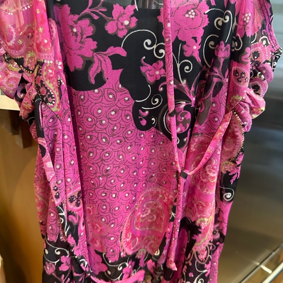 Beautiful Halter Top - Picture 2 of 4